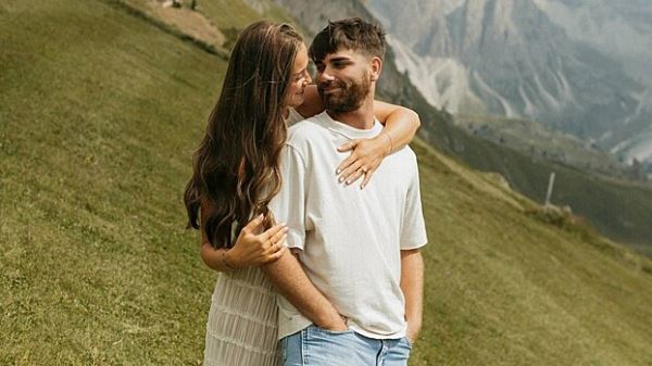 Мужчина почти сорвал свою свадьбу из-за пистолета в&nbsp;багаже и&nbsp;вызвал ярость в&nbsp;сети