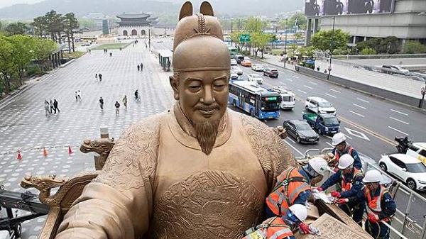 Турист испражнился у&nbsp;объекта культурного наследия в&nbsp;Азии и&nbsp;вызвал гнев в&nbsp;сети