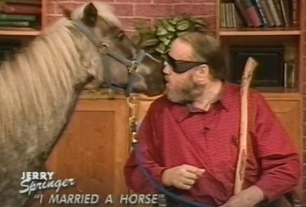 &laquo;Пик деградации человечества&raquo;. Худшее шоу всех времен рассказывало об&nbsp;инцестах и&nbsp;зоофилии. Почему его смотрели миллионы?